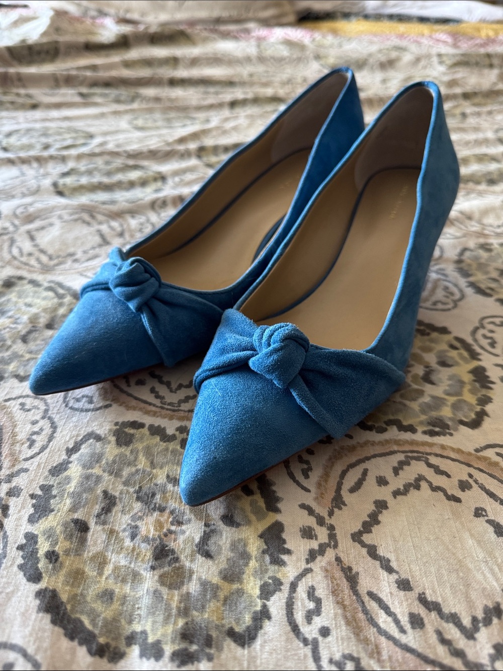 Ann Taylor Pointed Knot Suede Kitten Heel Pumps in Cerulean Blue